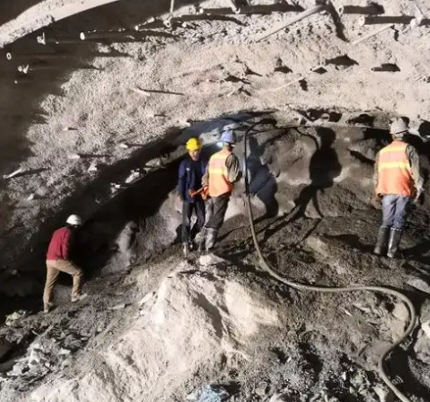 南召拱顶带模注浆料的施工流程及注意事项